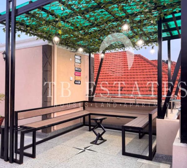 4 Bedroom Mansion Kiira 11