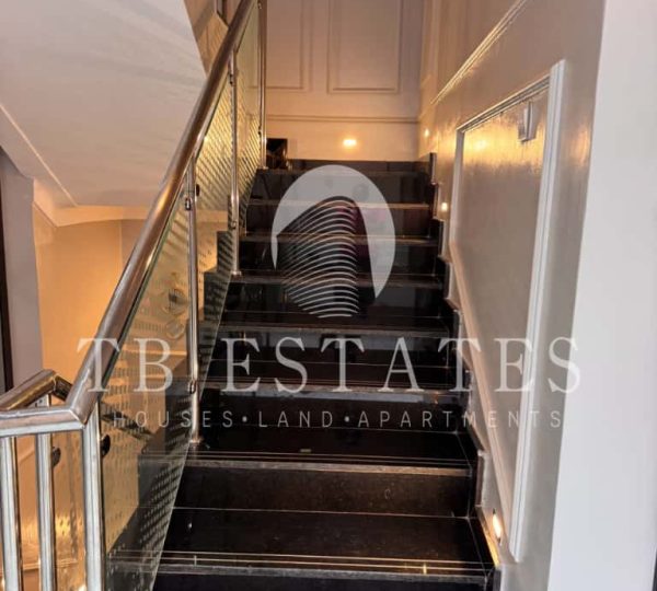 4 Bedroom Mansion Kiira13