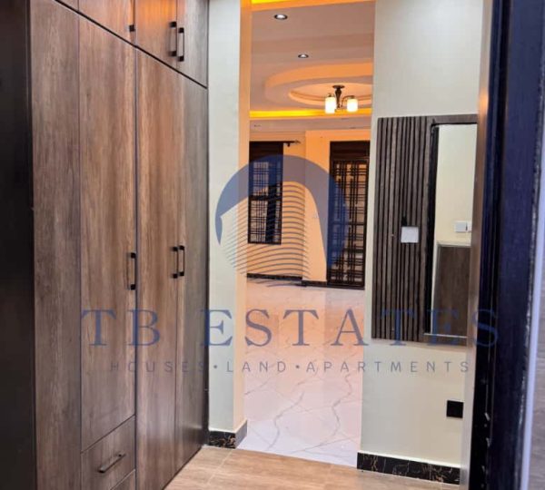 4 Bedroom Mansion Kiira24