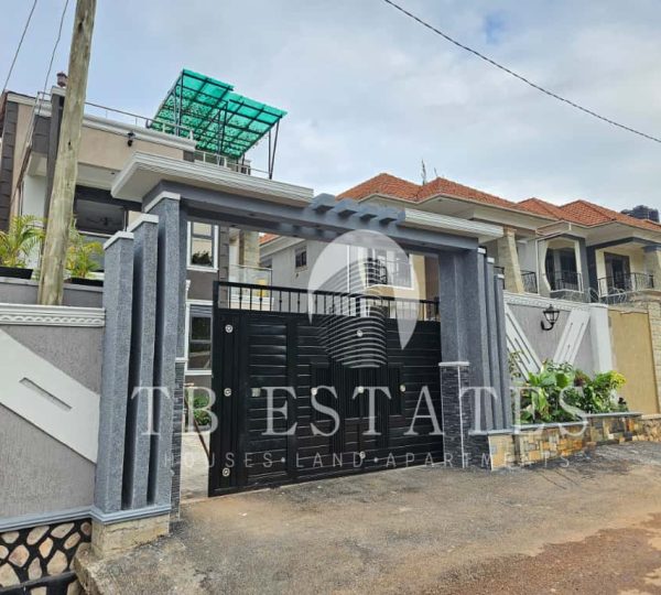 4 Bedroom Mansion Kiira26